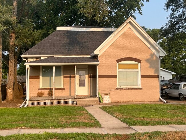Building Photo - 414 S Kansas Ave