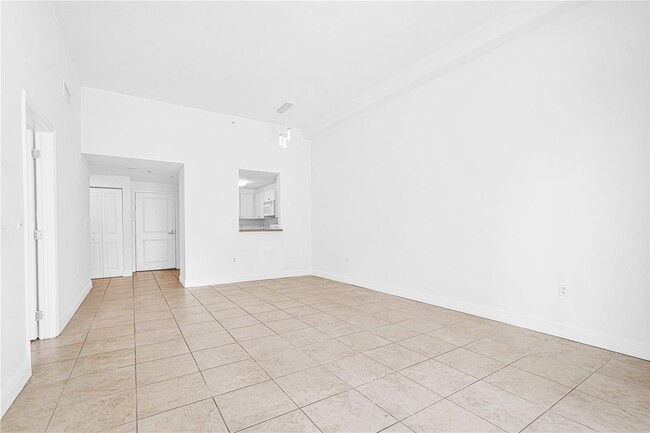 Building Photo - 1250 S Miami Ave