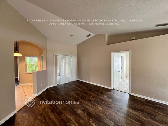 Foto del edificio - 2474 SE Wood Ave