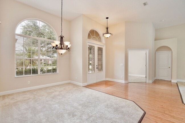 Building Photo - Stunning 4/3 Pool Home with a Bonus Room a...