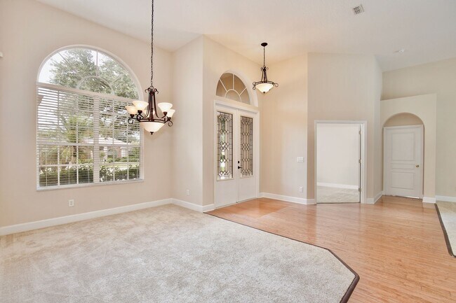 Foto del edificio - Stunning 4/3 Pool Home with a Bonus Room a...