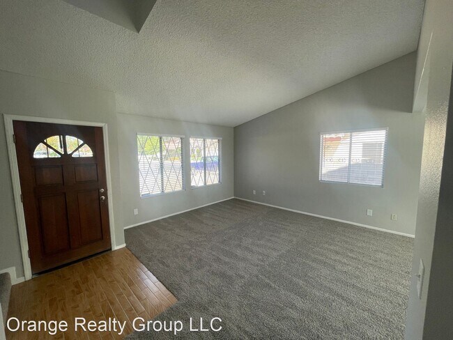 Building Photo - 4 br, 3 bath House - 2304 Lone Pine St.