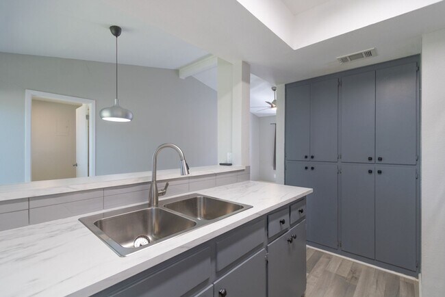Building Photo - 505 Old West Dr Unit A Round Rock, TX 78681