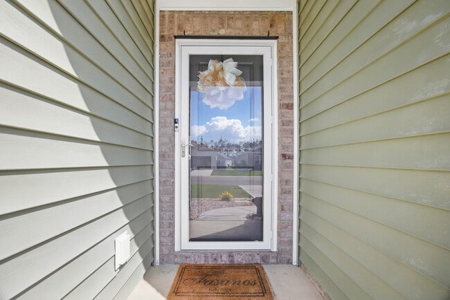 Building Photo - 580 Talisman Trl