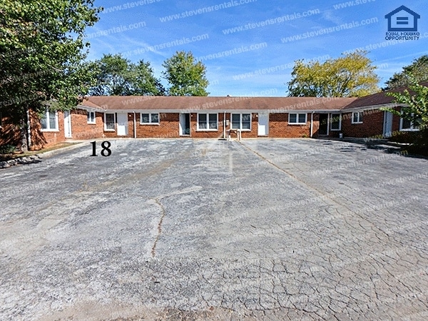 Primary Photo - 500 Skyline Dr