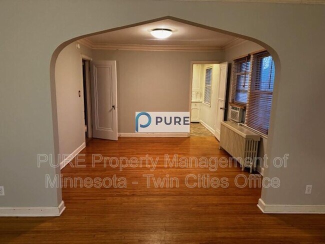 Foto del edificio - 4731 Chicago Ave