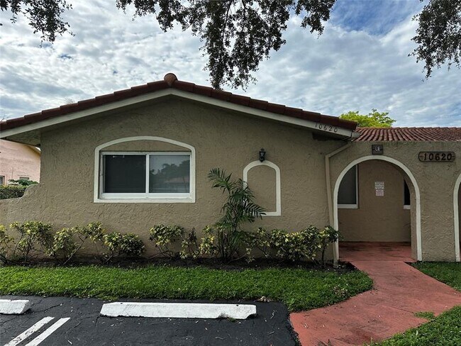 Foto del edificio - 10620 NW 37th St