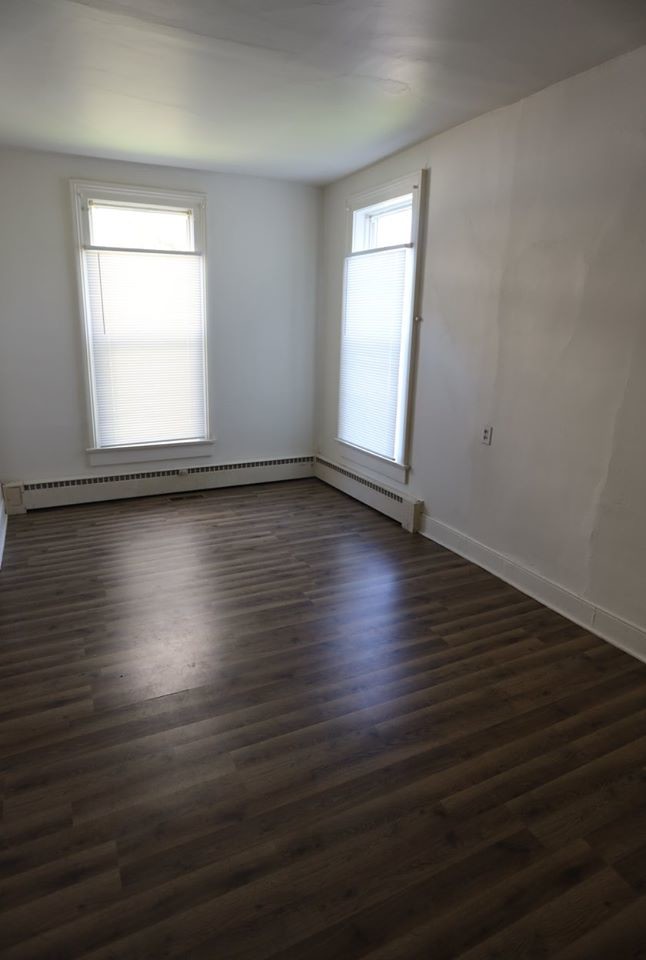 Building Photo - 1005 Maple Ave