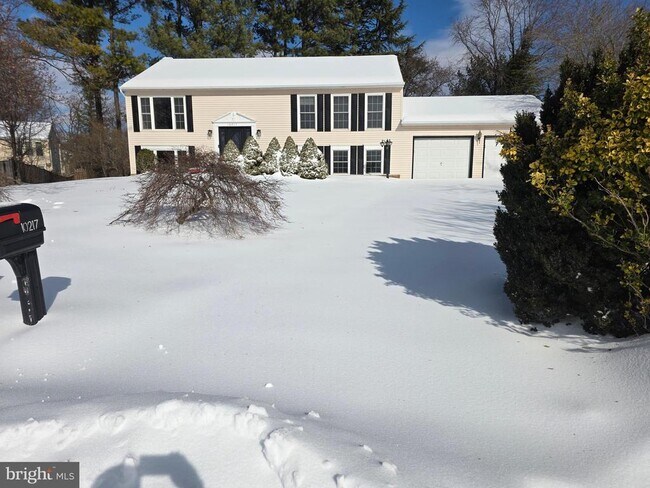 Building Photo - 10217 McKean Ct