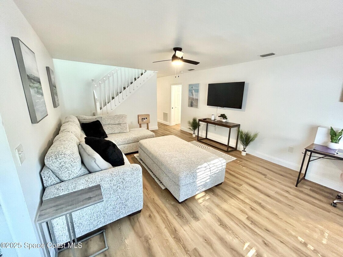 Foto principal - 8110 Canaveral Blvd