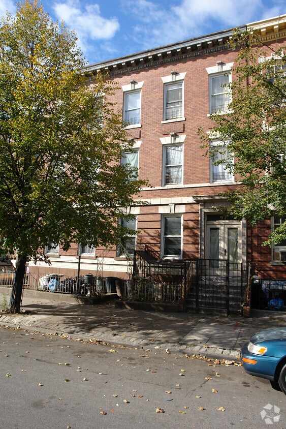 Foto del edificio - 97 Elliott Ave