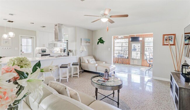 Foto del edificio - 8723 Hickorywood Ln
