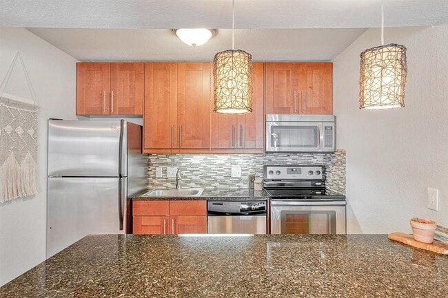 Building Photo - 7685 Northcross Dr