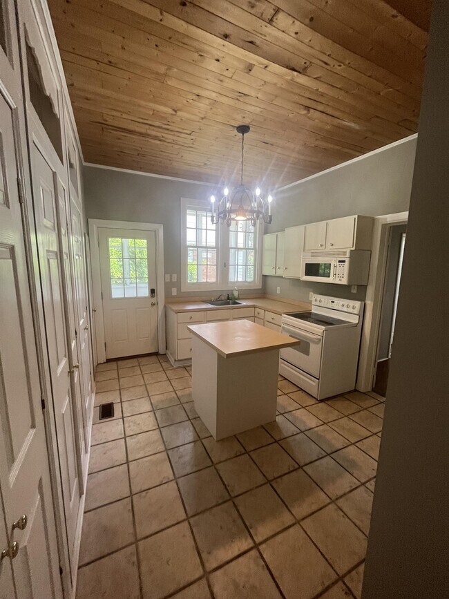 450 Stanley Ave, Greenwood, SC 29649 House Rental in Greenwood, SC