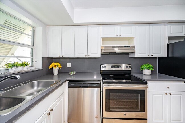 Building Photo - 7308 SW 82nd St