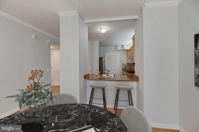 Foto del edificio - 616 E Street NW Unit 1020