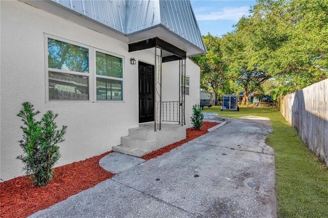 Foto del edificio - 610 Woodlawn St