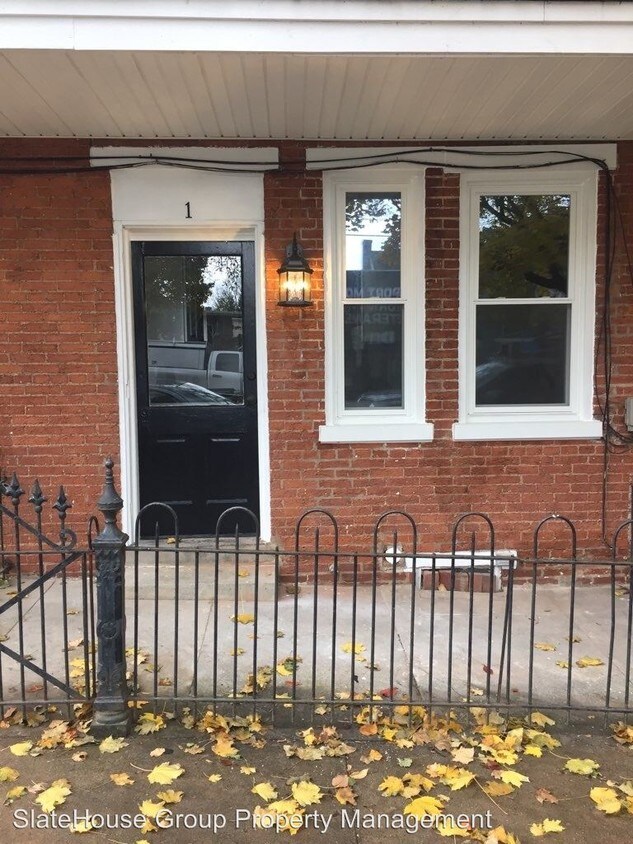 Foto principal - 452 E Chestnut St