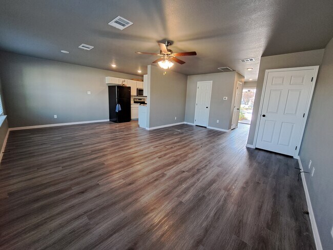 Foto del edificio - 311 Clore Rd