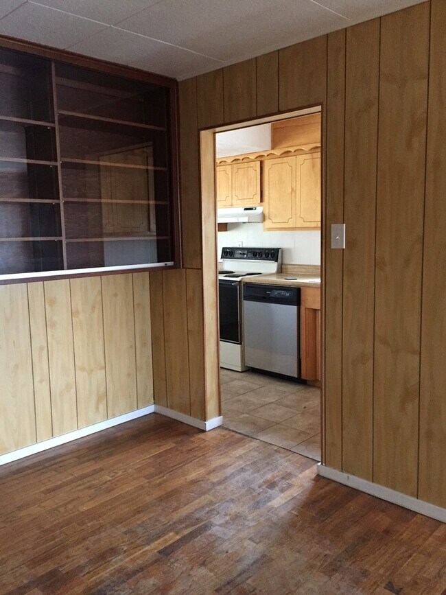 Foto del edificio - Charming 2 Bedroom Home with basement