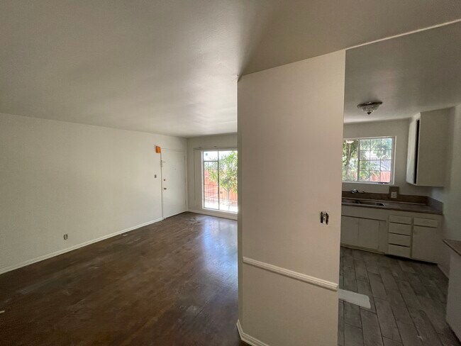 Foto del edificio - 8519 Cashio St