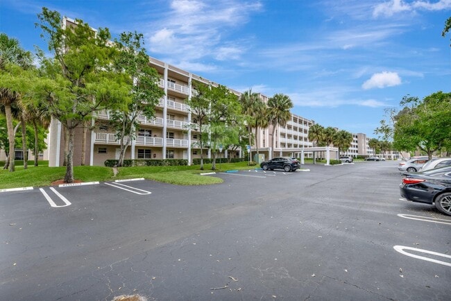 Building Photo - 1100 NW 87th Ave
