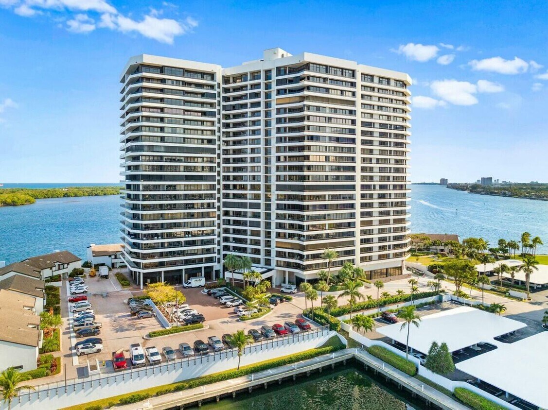 Foto principal - 100 Lakeshore Dr
