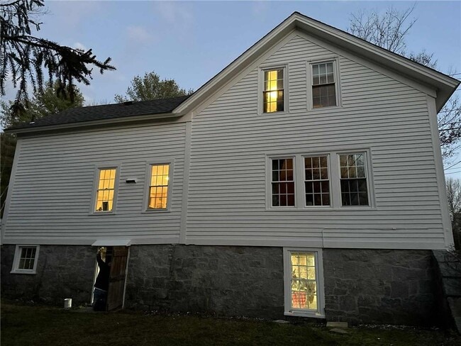 Building Photo - 55 Hopkins Hollow Rd