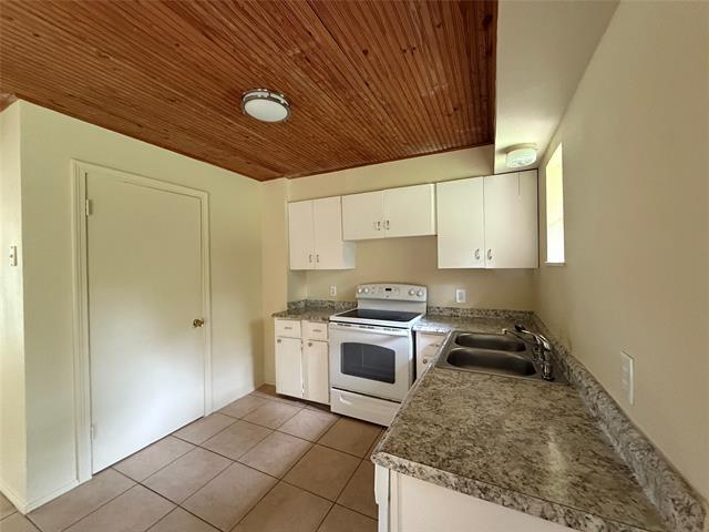 Building Photo - 4748 S Ridge Terrace