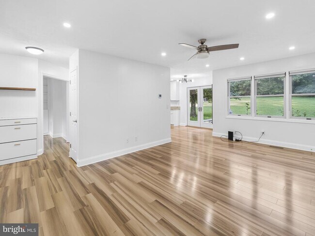Foto del edificio - 43439 Little Cliffs Rd