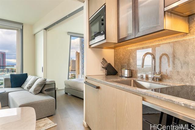 Building Photo - 1000 Auahi St