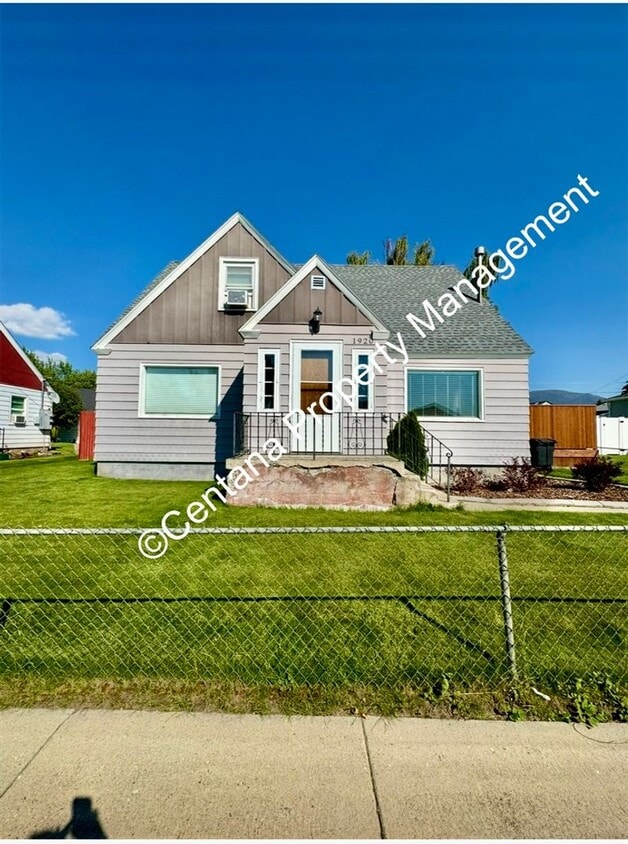 Primary Photo - 3 bedroom 2 bathroom house on the flats