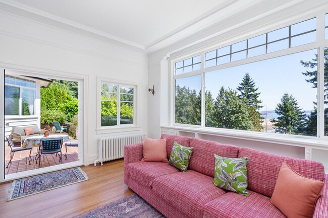 Photo du bâtiment - 4670 Piccadilly S