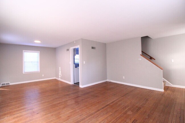 Foto del edificio - January FREE On This 2 Bedroom 2 Bath Duplex In The Waldo Area