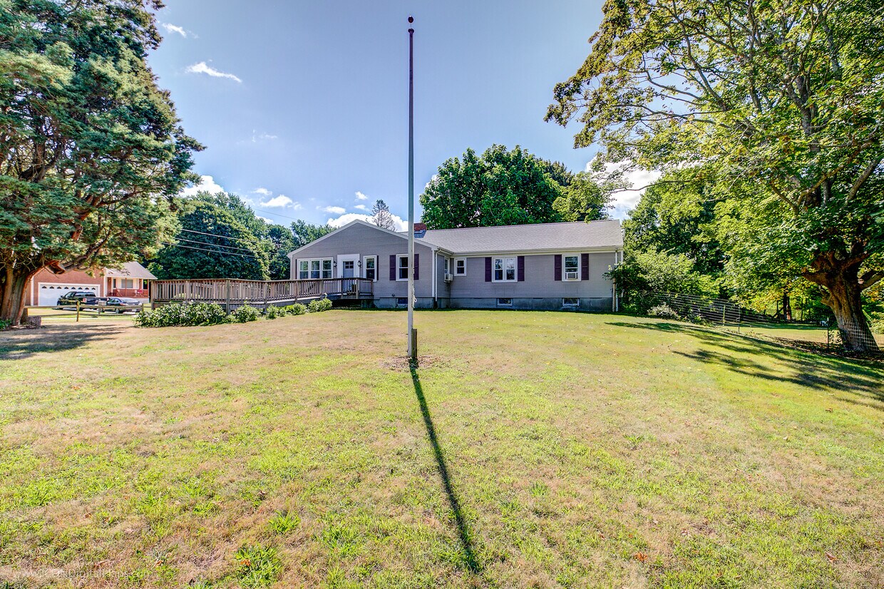 3 Wabasso Ter, Middletown, RI 02842 House Rental in Middletown, RI