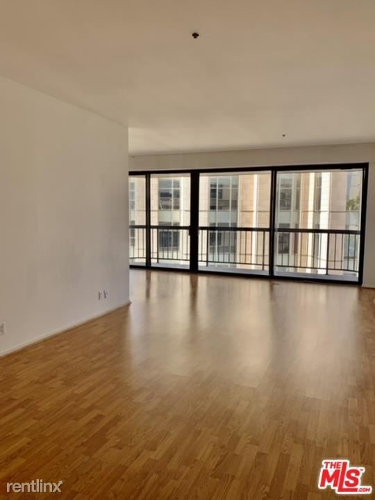 Building Photo - 10750 Wilshire Blvd