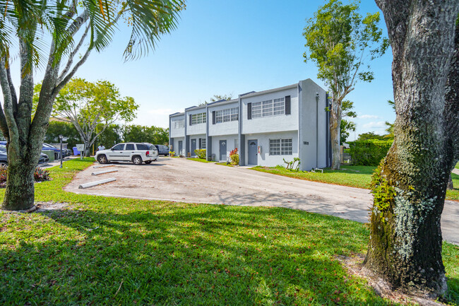Building Photo - Vista Townhomes