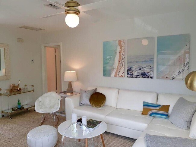Foto del edificio - 227 Oleander Ave