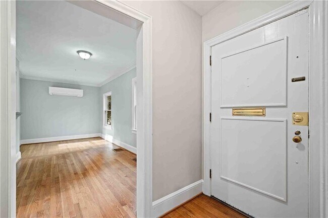 Foto del edificio - 1850 Ardmore Rd NW
