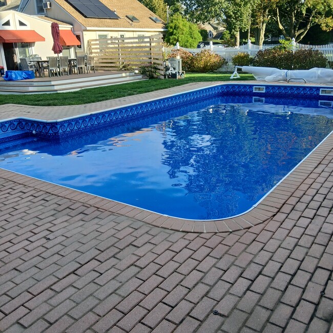 Building Photo - 105 Pulaski St