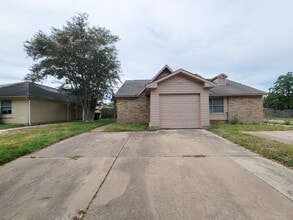 Building Photo - 17423 Ranch Country Rd