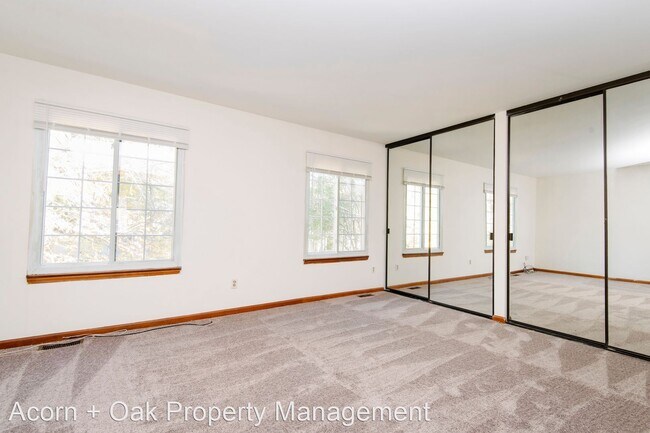 Foto del edificio - 2 br, 1.5 bath House - 8140 McGuire Dr