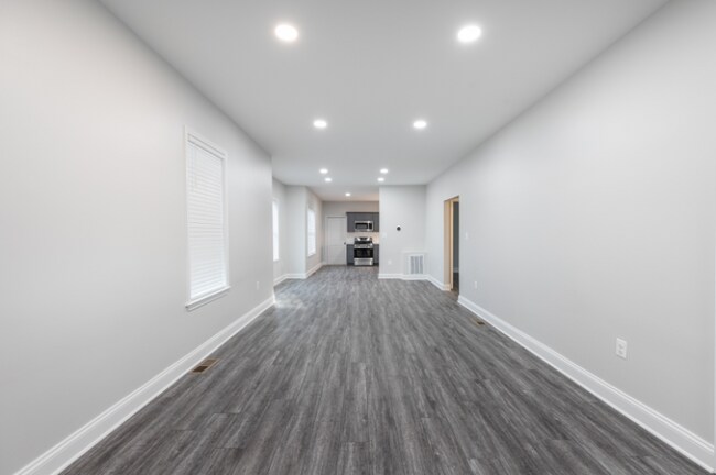Foto del edificio - 9302 Fullerdale Ave