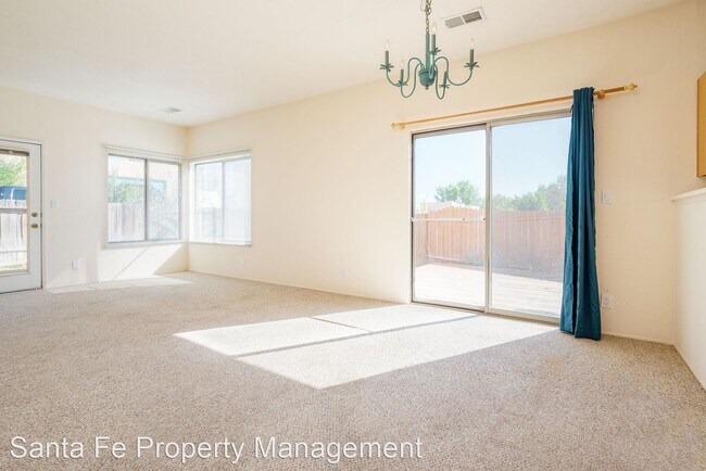 Foto del edificio - 2 br, 2 bath House - 6345 Milagro Luna