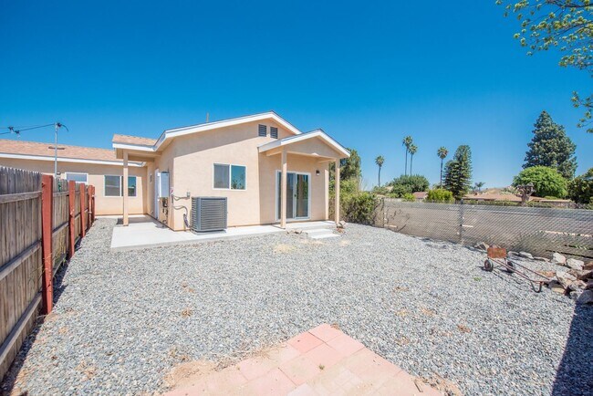 Foto del edificio - Brand New Home