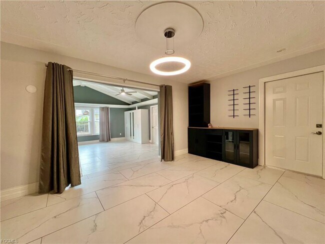 Foto del edificio - 3586 Croton Rd