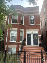 Building Photo - 3834 N Racine Ave
