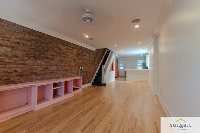 Building Photo - 1359 Weldon Ave