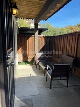 Building Photo - 1060 Oak Grove Rd