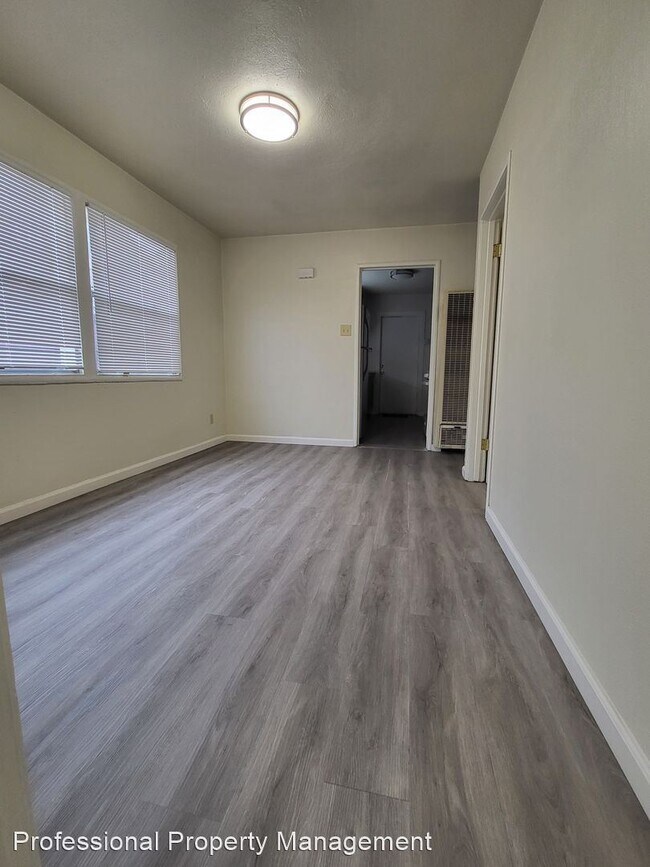 Foto del edificio - 2 br, 1 bath House - 2541 Downer Avenue